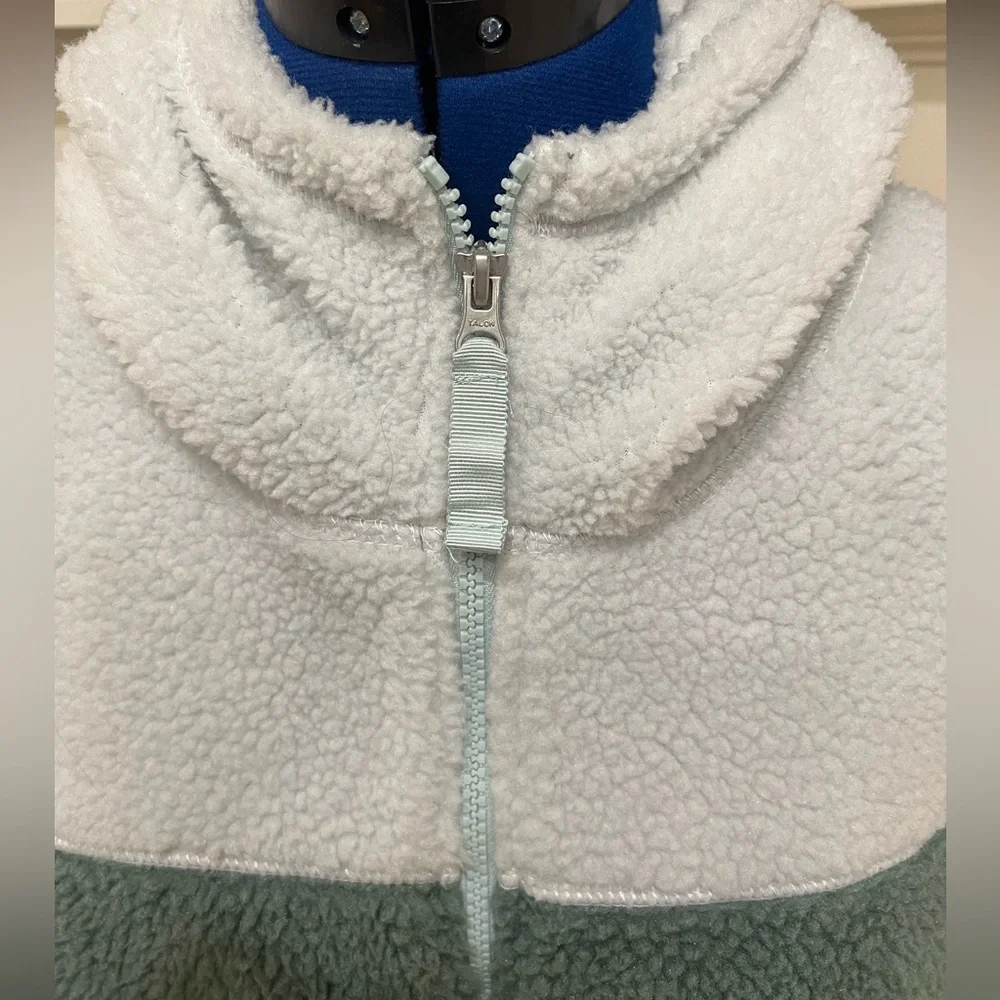 NWOT Eddie Bauer We Wander Hoodie Jacket Coat in Mineral Green - Picture 2 of 9